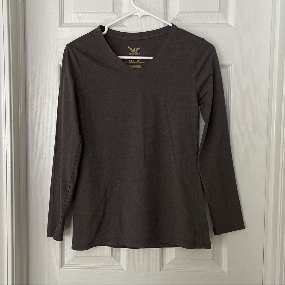 Grey tee